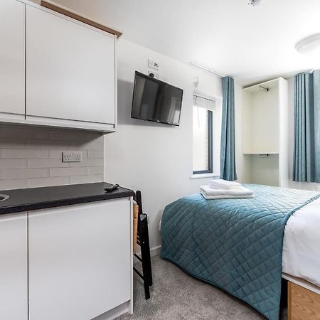 Queen'S Drive Aparthotel Londra Dış mekan fotoğraf