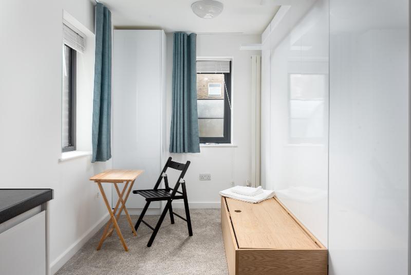 Queen'S Drive Aparthotel Londra Dış mekan fotoğraf