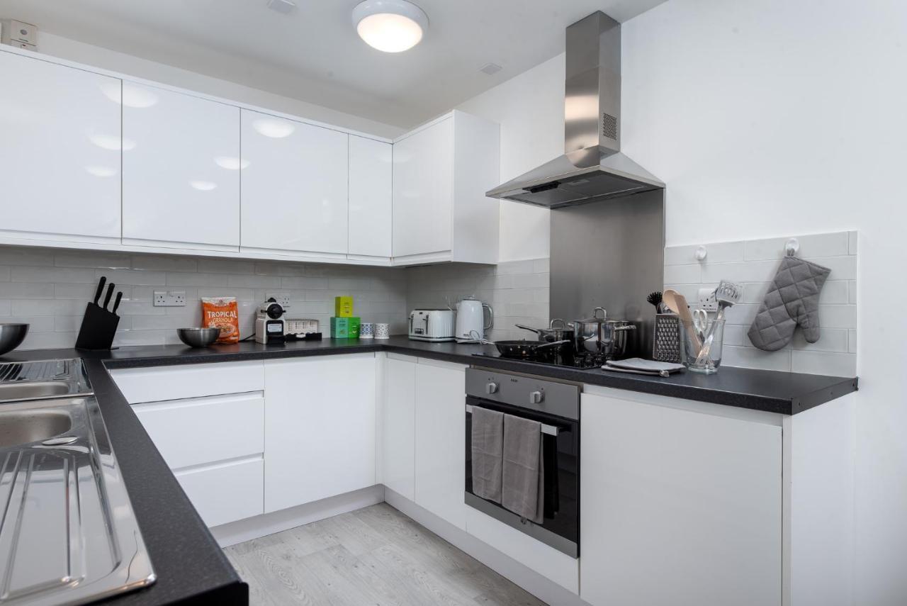 Queen'S Drive Aparthotel Londra Dış mekan fotoğraf