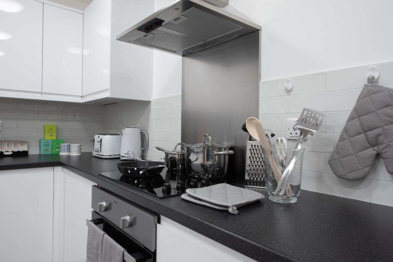 Queen'S Drive Aparthotel Londra Dış mekan fotoğraf