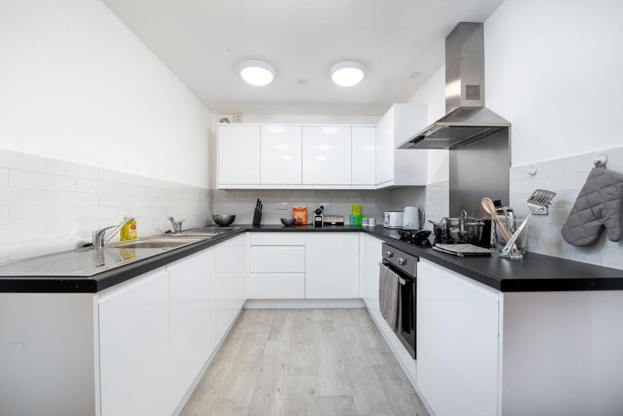 Queen'S Drive Aparthotel Londra Dış mekan fotoğraf