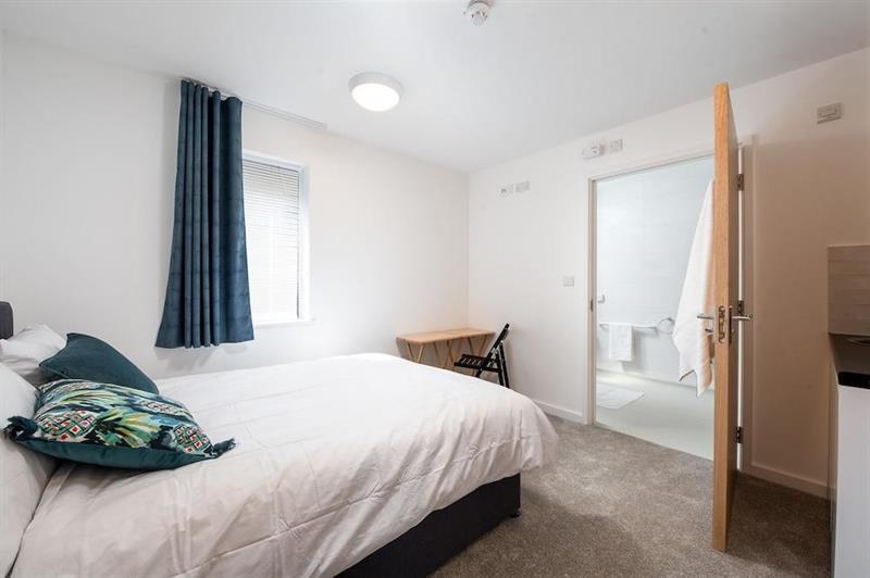 Queen'S Drive Aparthotel Londra Dış mekan fotoğraf